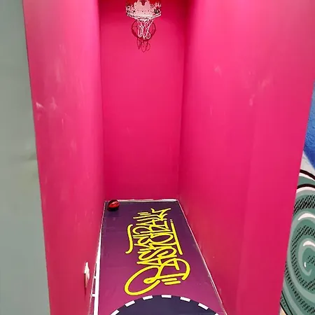 Capsule Street Art - Sauna- Jacuzzi - Playstation 5 - Billard - Netflix - Cinema - Terrasse شقة *